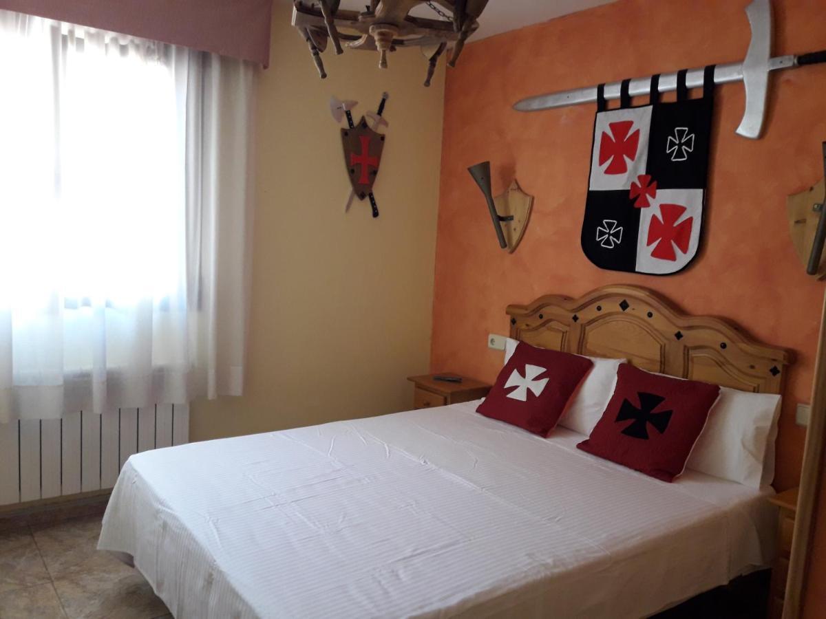 Hostal Casa Barcelo Horta de Sant Joan Luaran gambar