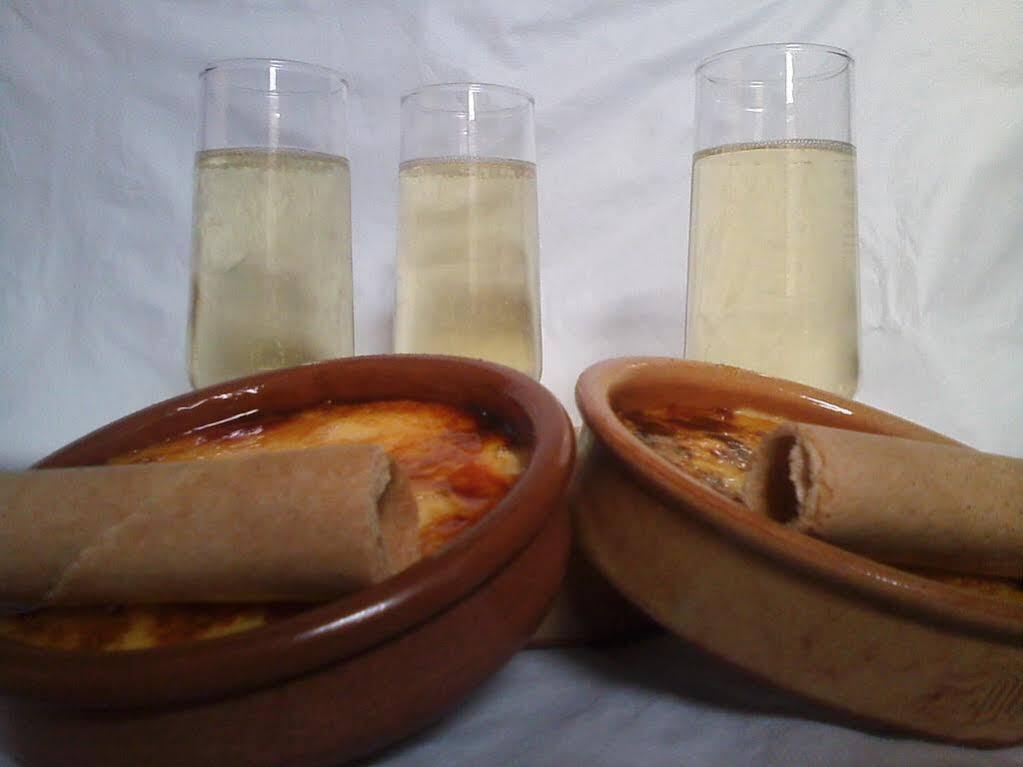 Hostal Casa Barcelo Horta de Sant Joan Luaran gambar